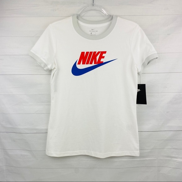 Nike | Women’s White Top - Picture 2 of 5